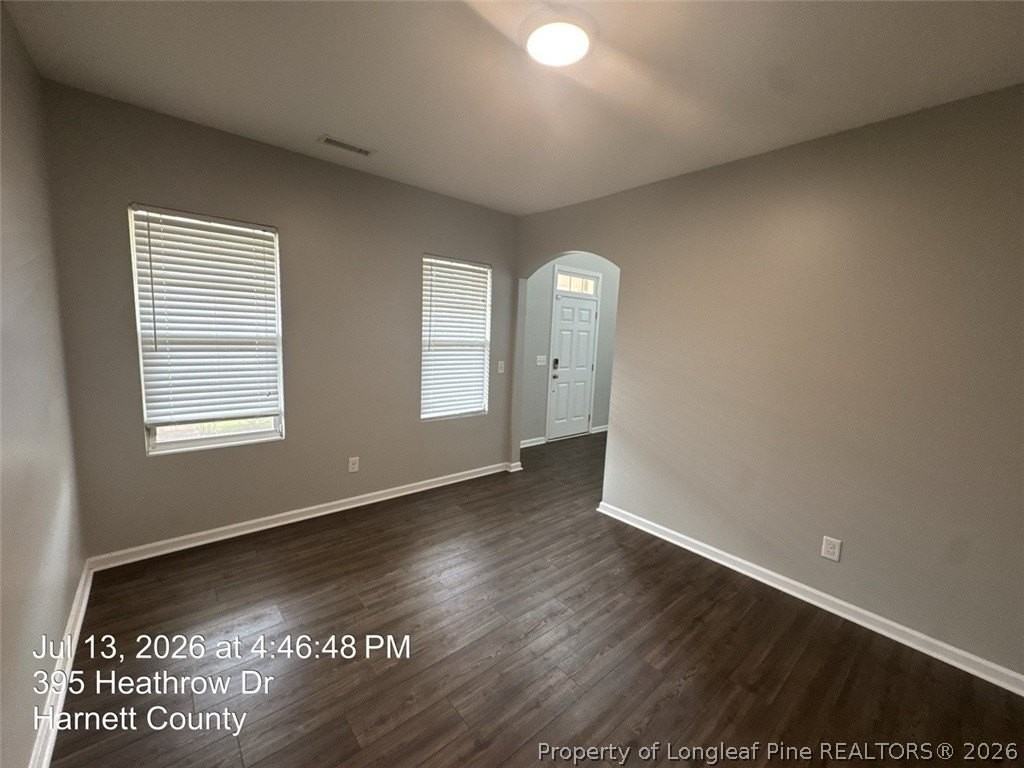 395 Heathrow Dr - Photo 7 of 40