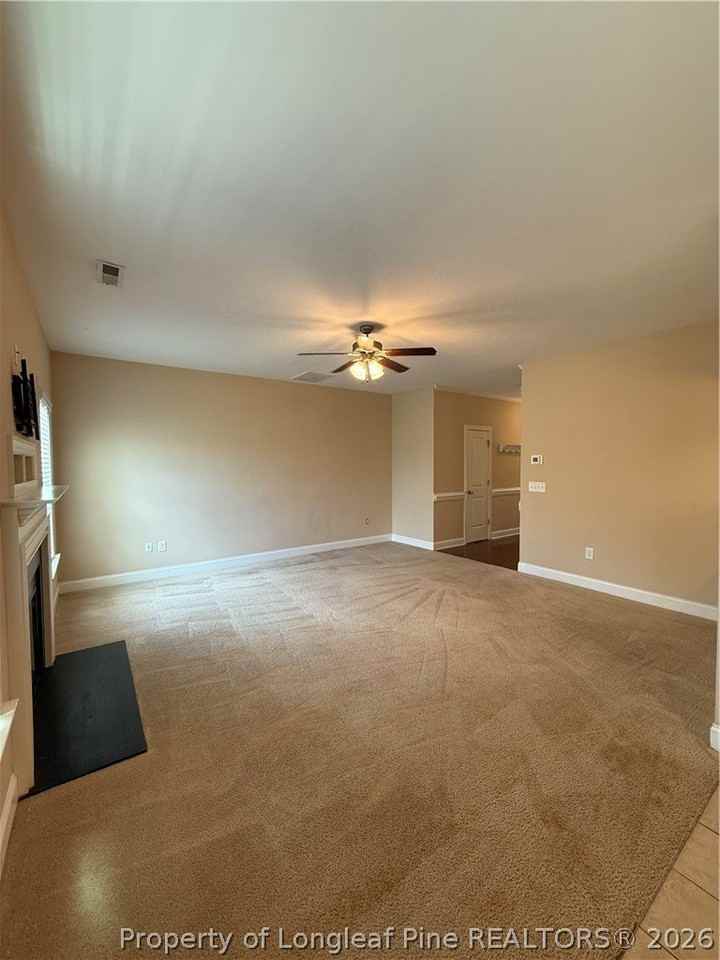 726 Century Dr - Photo 4 of 38