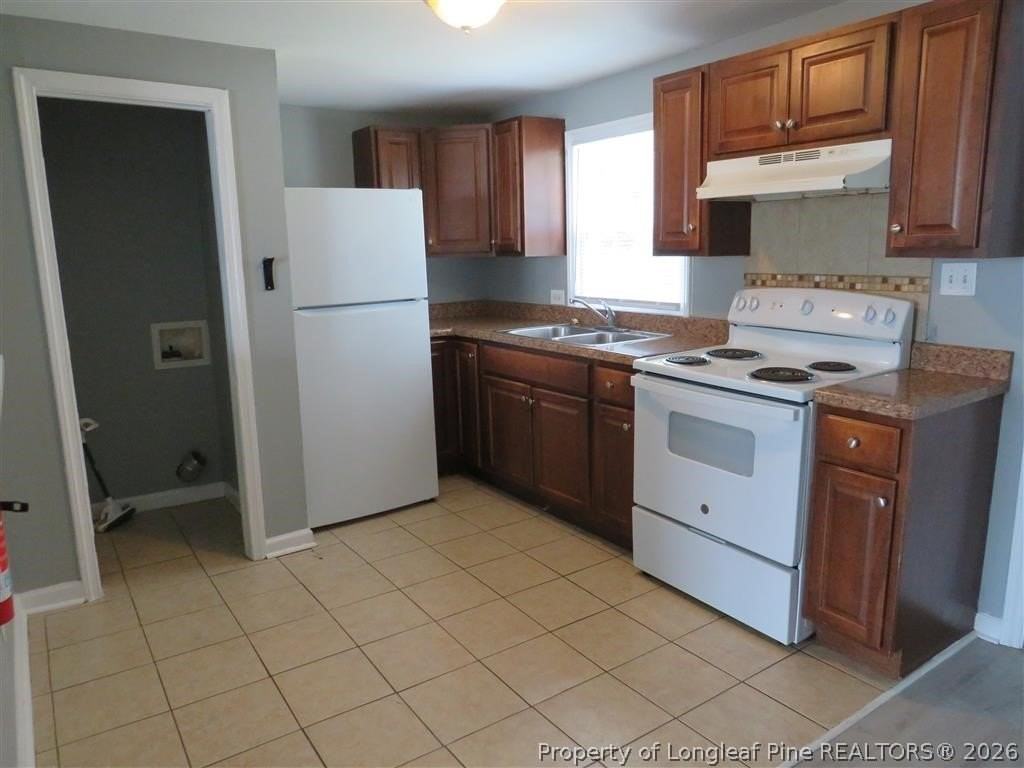 1932 King George Dr - Photo 5 of 10