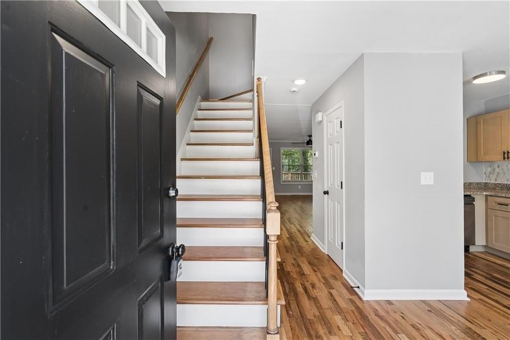 5200 Laurel Bridge Dr Se - Photo 3 of 29