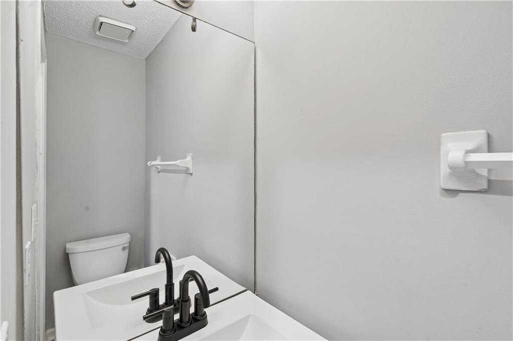 5200 Laurel Bridge Dr Se - Photo 7 of 29