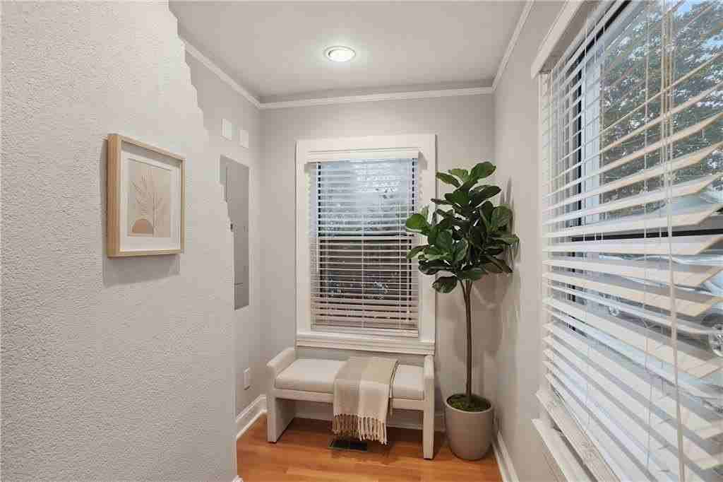 99 Bates Ave Ne - Photo 5 of 25