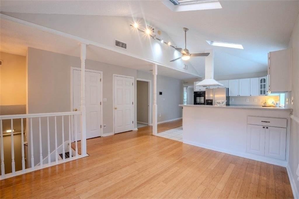 1053 Vista Trl Ne - Photo 4 of 37