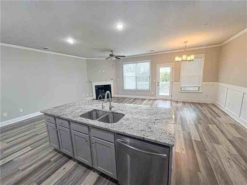 339 Cherryhill Ln #R - Photo 5 of 19