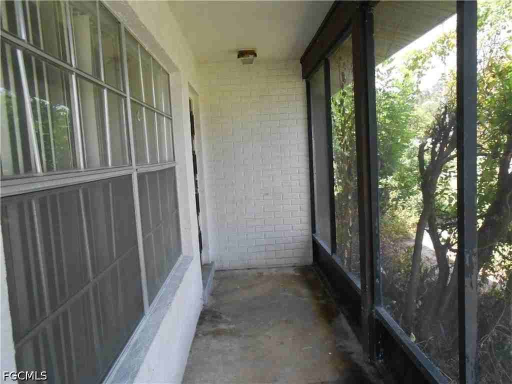 404 Joel Blvd - Photo 4 of 33