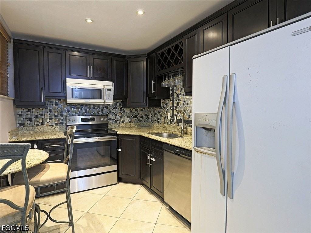 4191 Bellasol Cir #514 - Photo 4 of 18