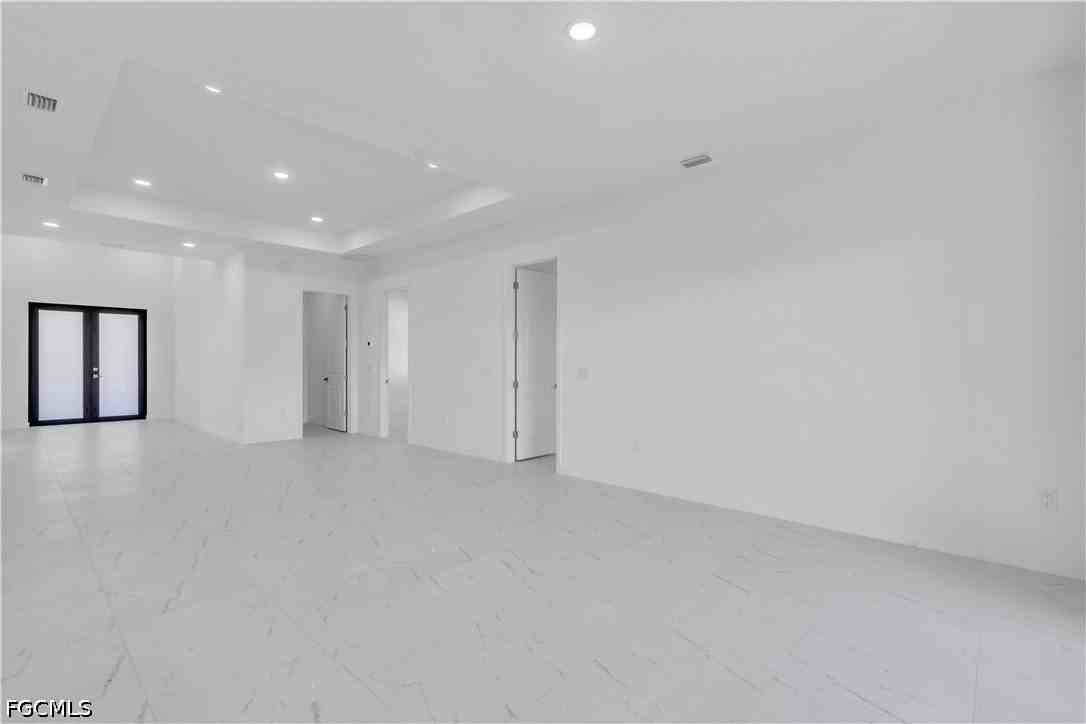 1021 Chiquita Blvd N - Photo 5 of 37