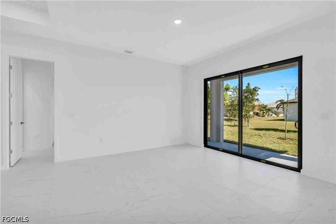 1021 Chiquita Blvd N - Photo 6 of 37