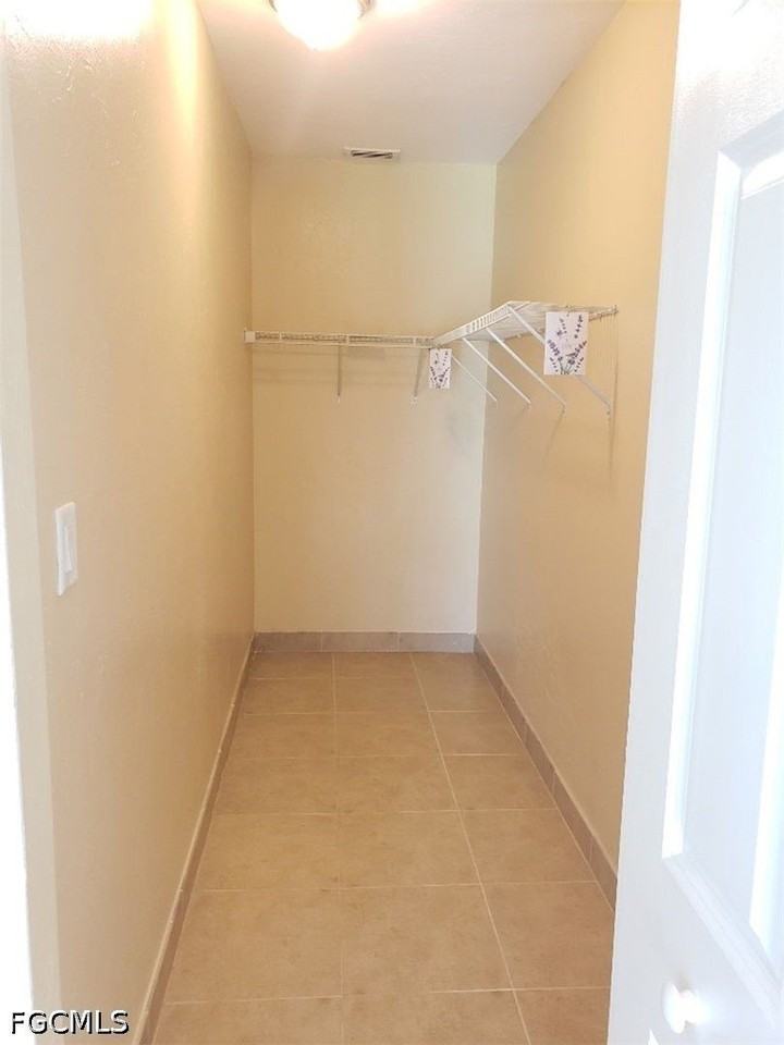 405 Se Van Loon Ter #C - Photo 6 of 14