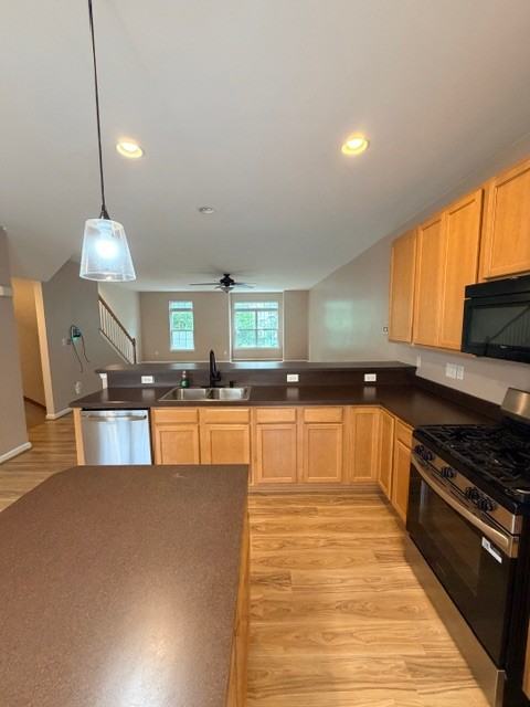 319 S Parkway Dr #1 - Photo 3 of 30