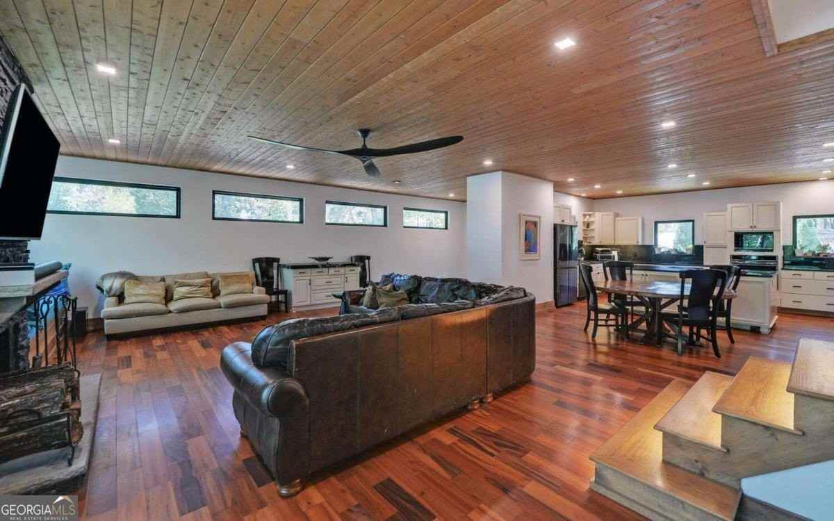 675 Freedom Heights Dr - Photo 7 of 49