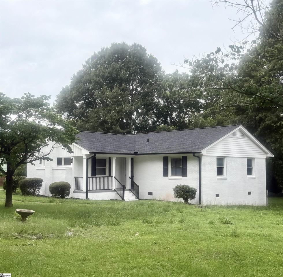 30 Fleetwood Dr - Photo 2 of 17