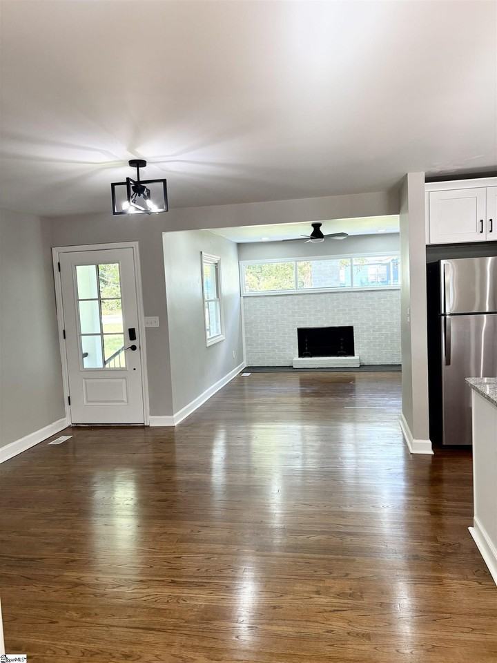 30 Fleetwood Dr - Photo 5 of 17