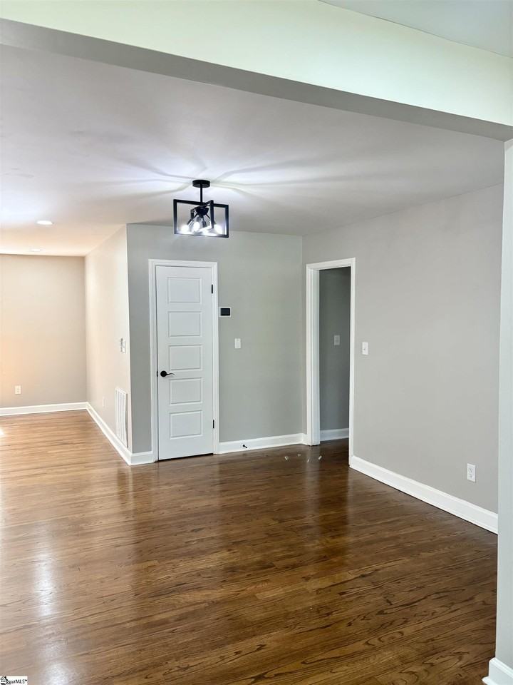 30 Fleetwood Dr - Photo 6 of 17