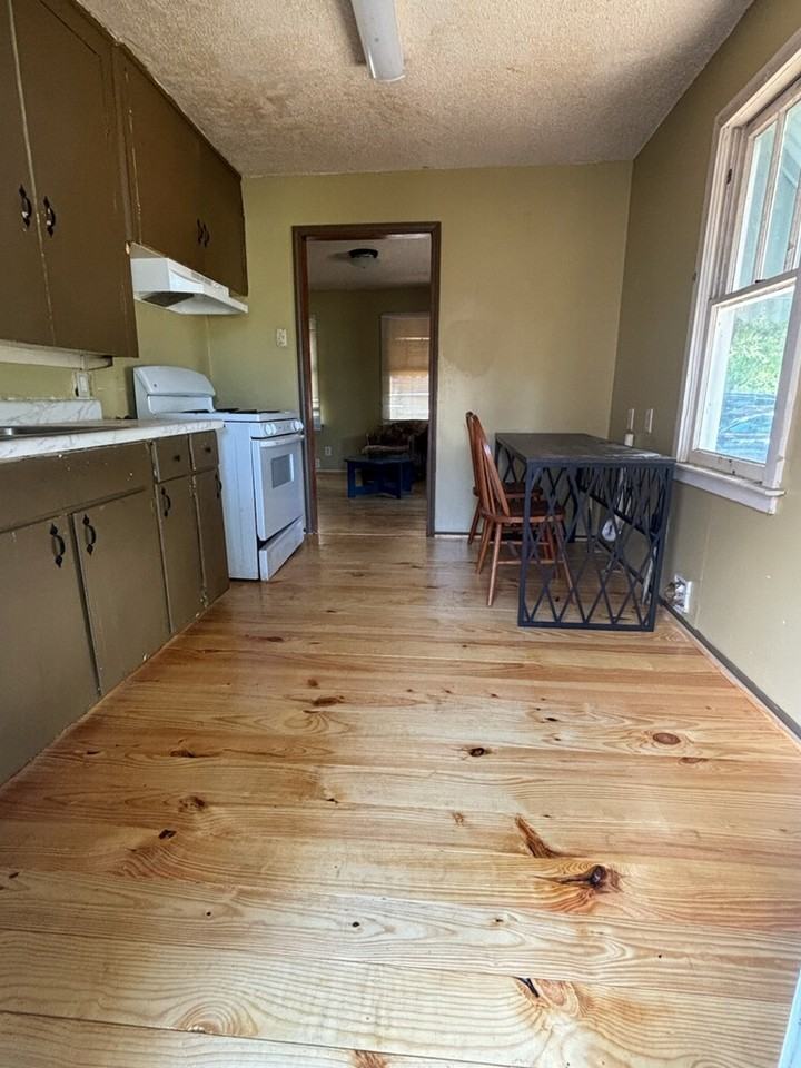 8840 Thelma St #1 - Photo 5 of 8