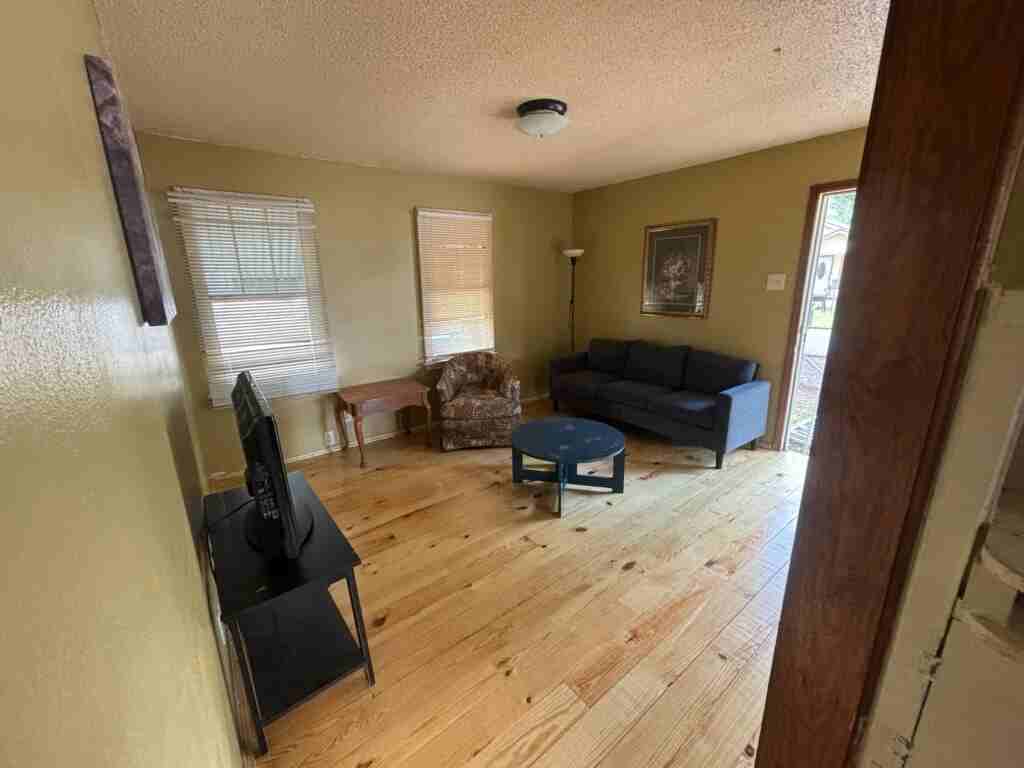 8840 Thelma St #1 - Photo 7 of 8
