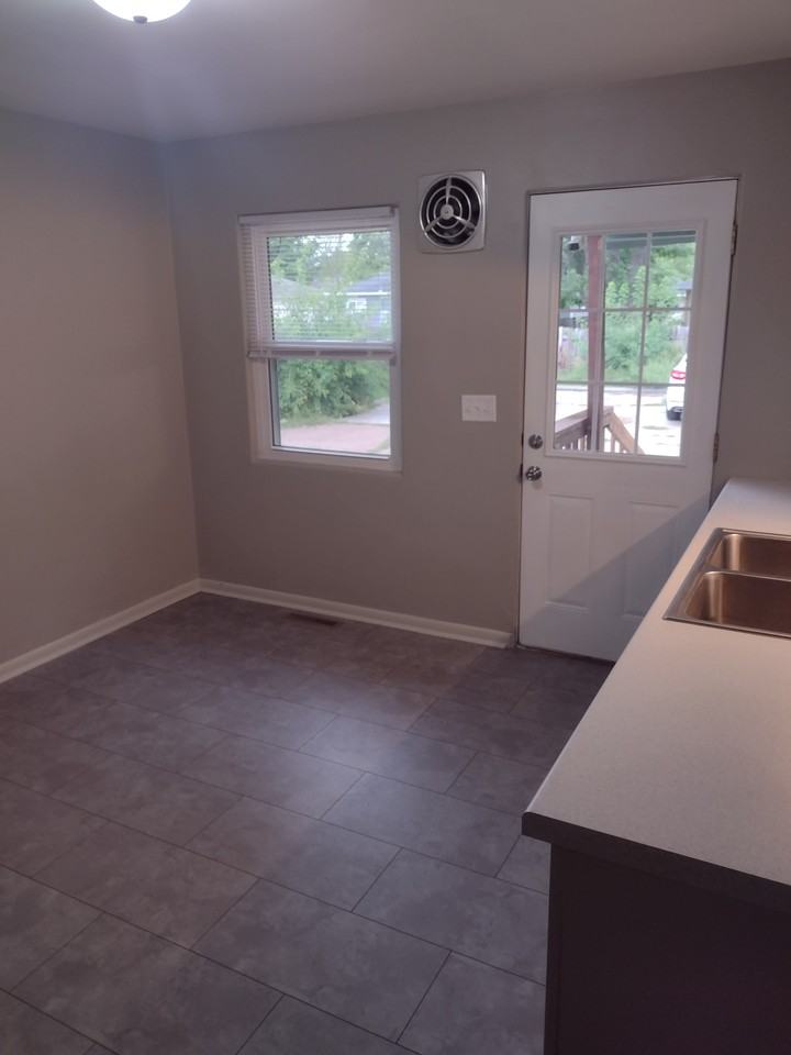 1914 Hopkins Ave #1914 - Photo 2 of 10