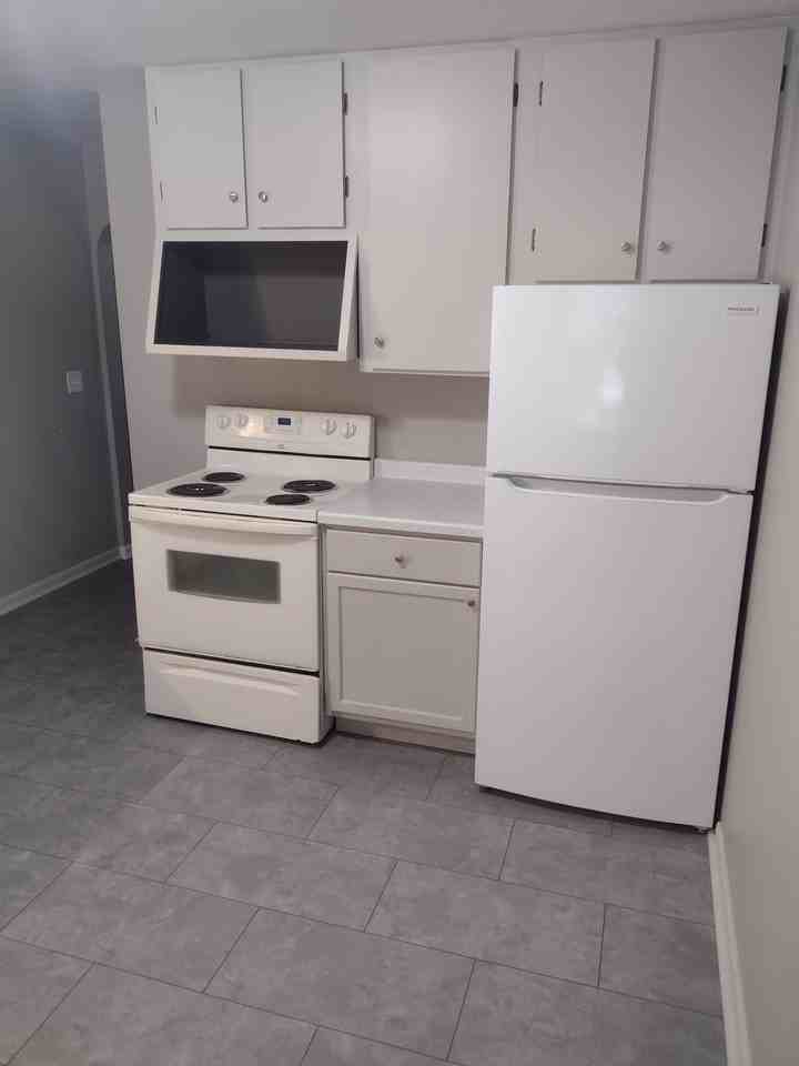 1914 Hopkins Ave #1914 - Photo 3 of 10