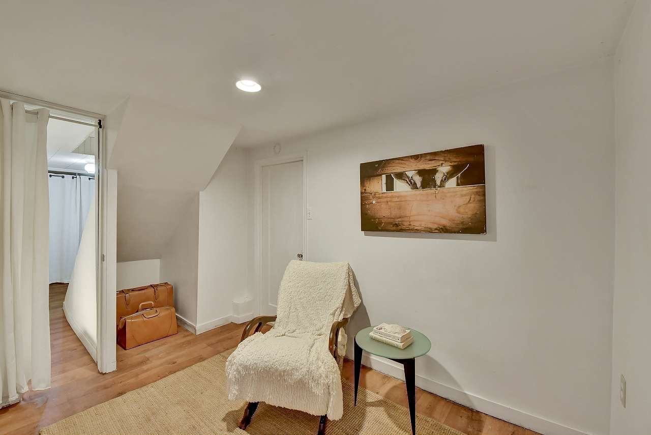 881 West 20th Avenue - Photo 7 of 11