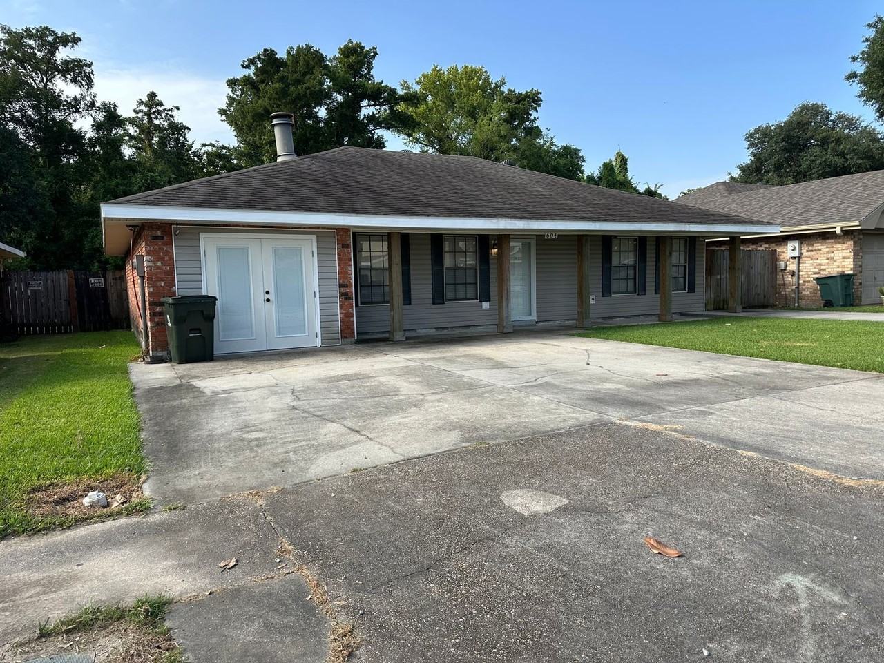 604 Natalie Dr - Photo 2 of 23