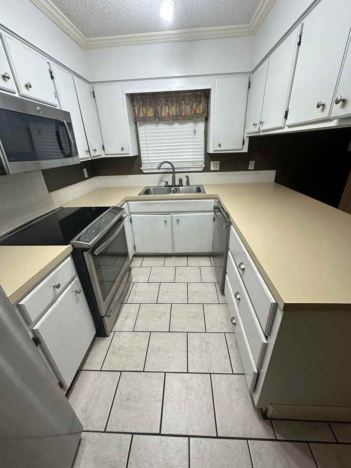 604 Natalie Dr - Photo 6 of 23
