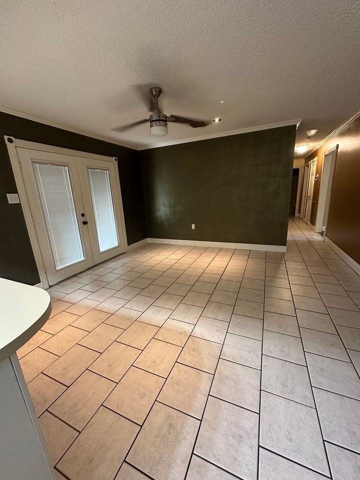 604 Natalie Dr - Photo 5 of 23