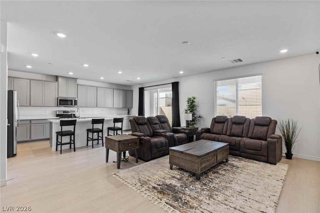 3546 Luciana Glen Ave - Photo 7 of 48