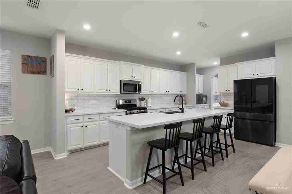 1407 E Silos Ave - Photo 6 of 18