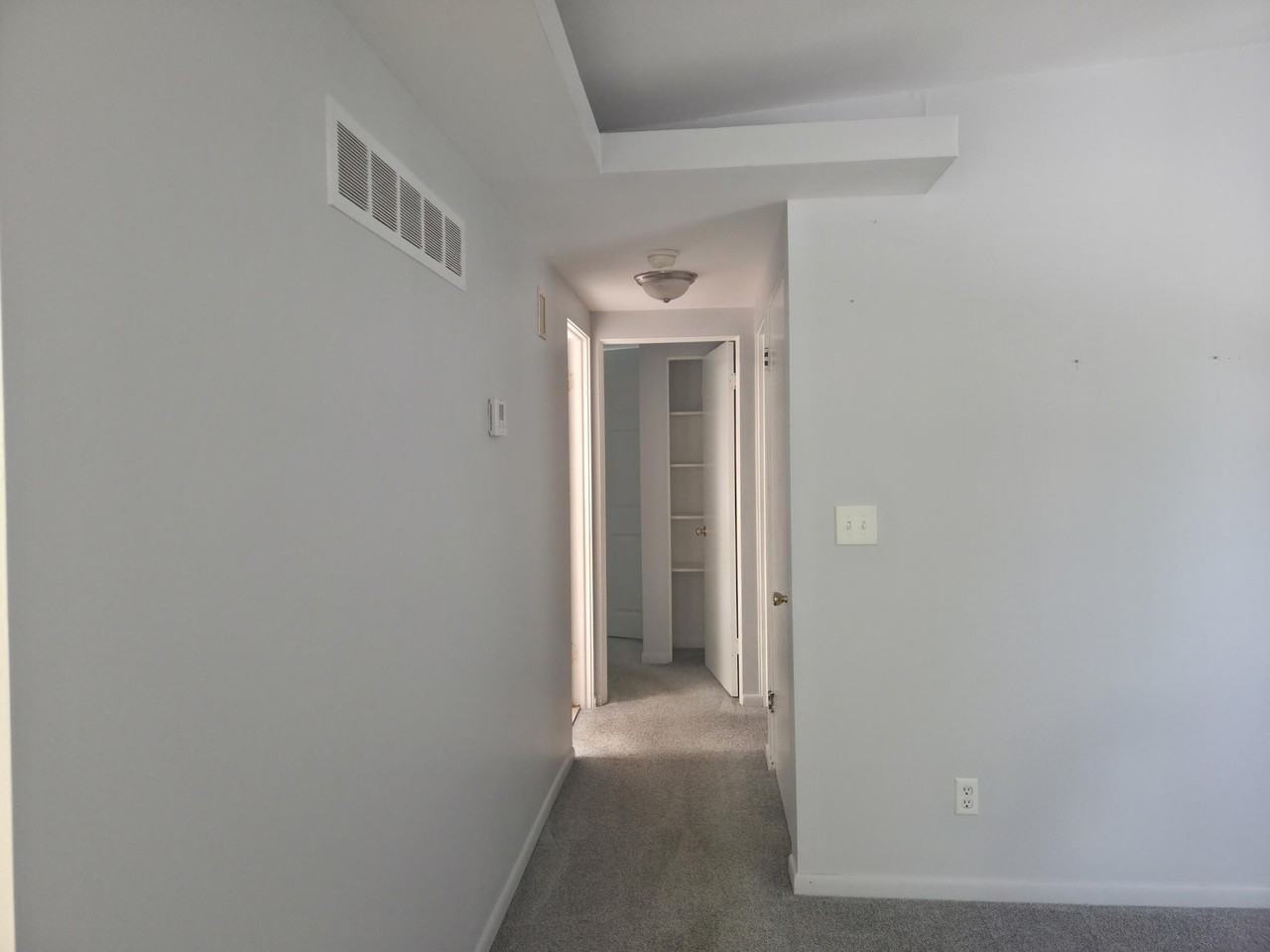 765 Douglas St - Photo 6 of 11
