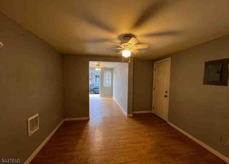 151 S Main St - Photo 4 of 7