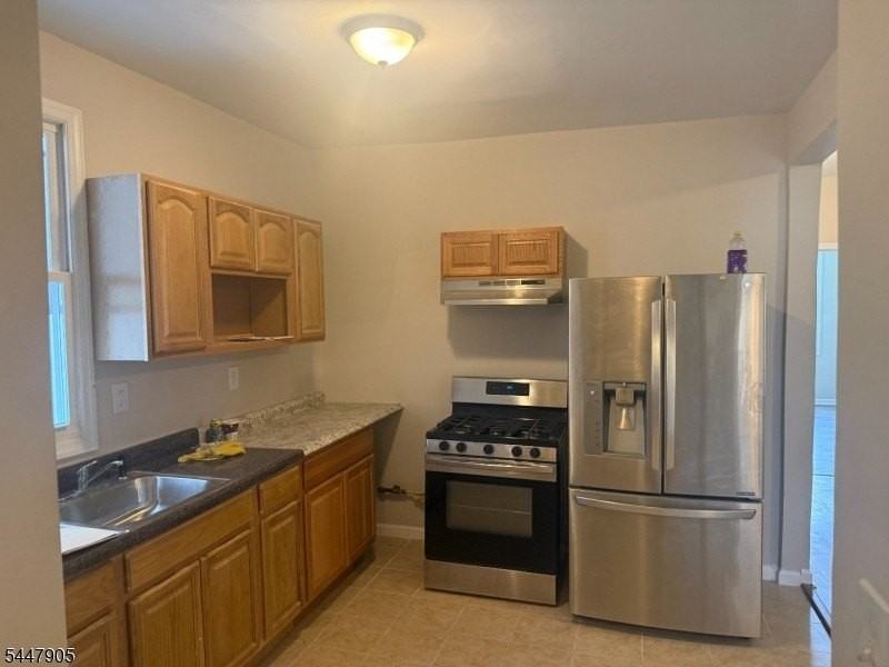 186 N 17th St #1 - Photo 3 of 11