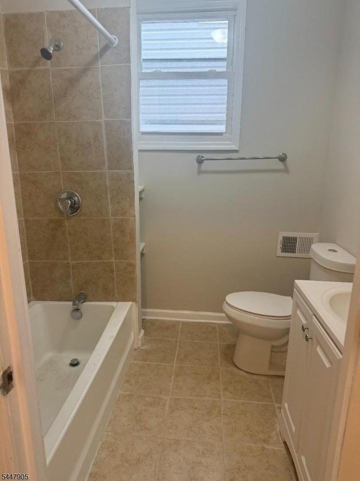 186 N 17th St #1 - Photo 5 of 11
