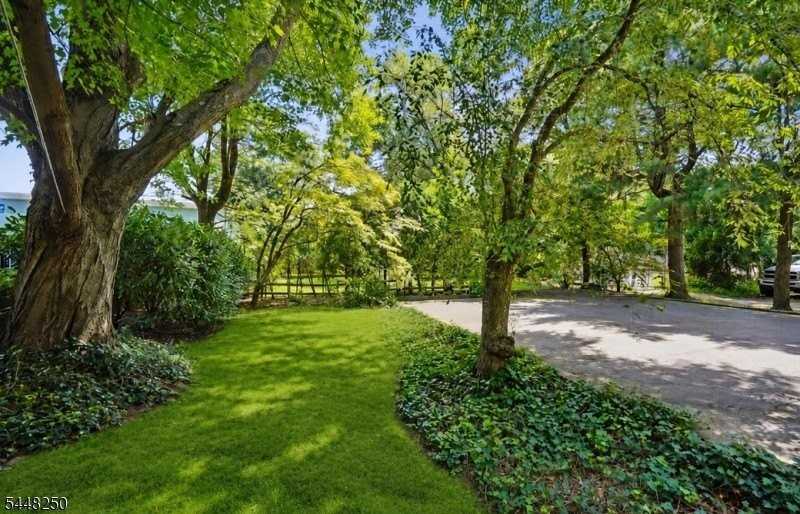 28 Franklin Pl - Photo 6 of 7