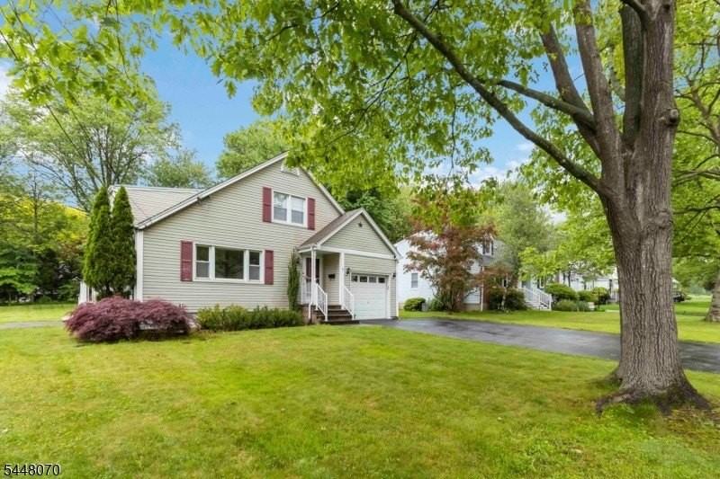 7 Evelyn Road - Photo 2 of 25