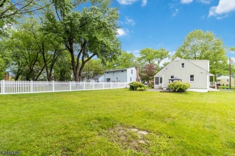 7 Evelyn Road - Photo 6 of 25