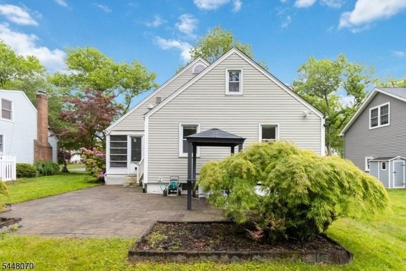 7 Evelyn Road - Photo 7 of 25