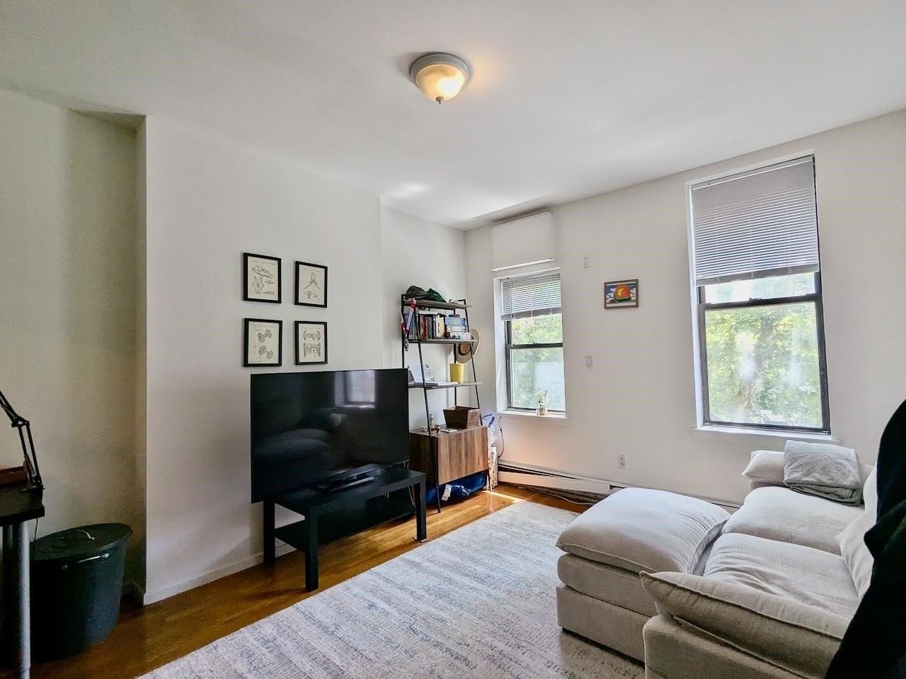 374 2nd St #4 - Photo 2 of 11