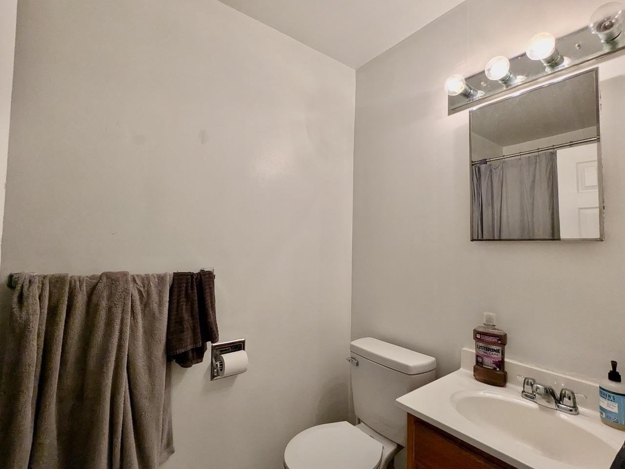 374 2nd St #4 - Photo 7 of 11