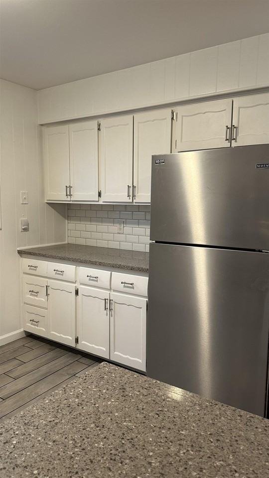 313 9th St #2 - Photo 3 of 16
