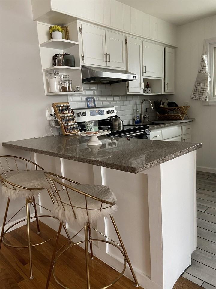 313 9th St #2 - Photo 4 of 16