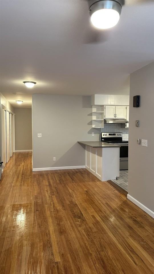 313 9th St #2 - Photo 6 of 16