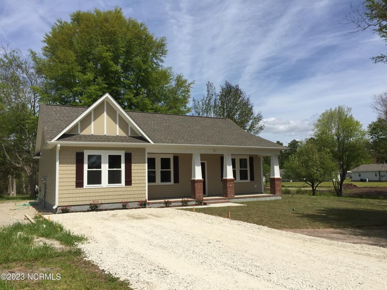 511 Peru Rd - Photo 2 of 24