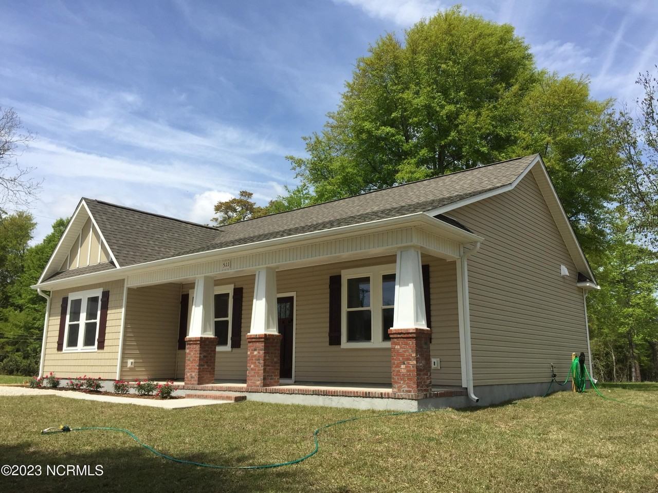 511 Peru Rd - Photo 3 of 24
