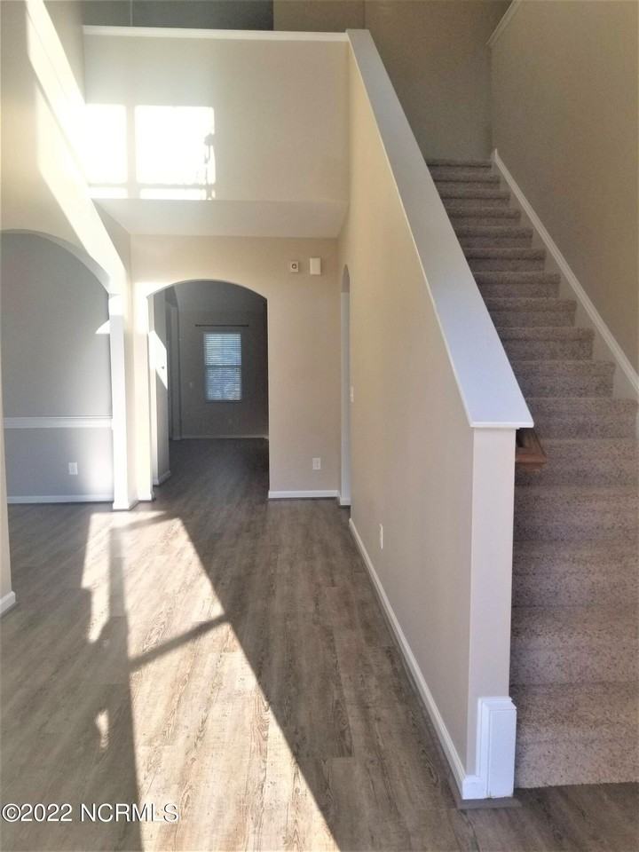 411 Cyrus Thompson Dr - Photo 4 of 42