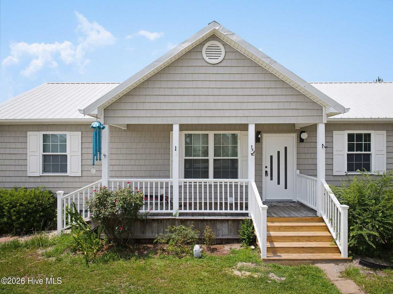 1211 Old Folkstone Rd - Photo 2 of 30