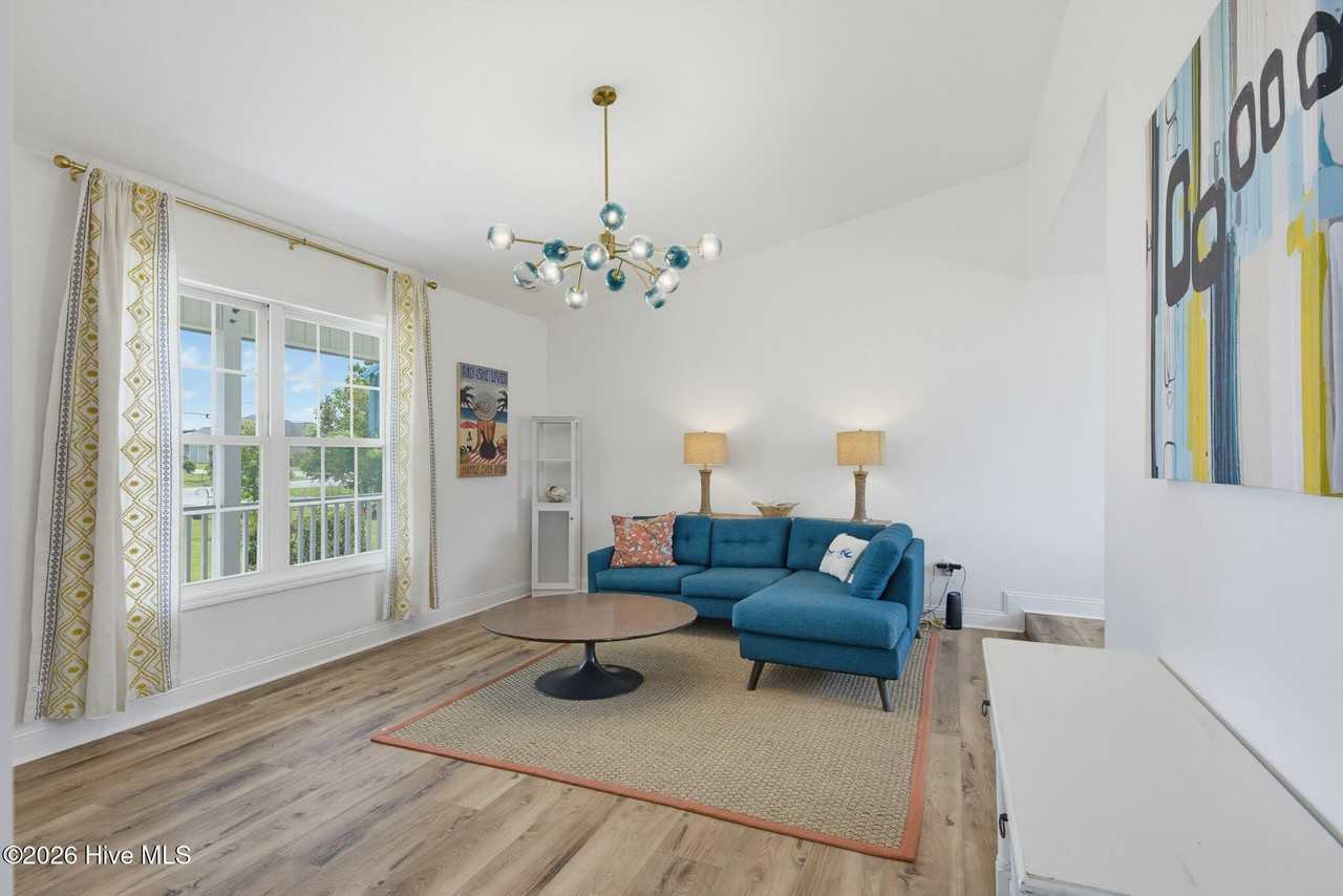 1211 Old Folkstone Rd - Photo 7 of 30