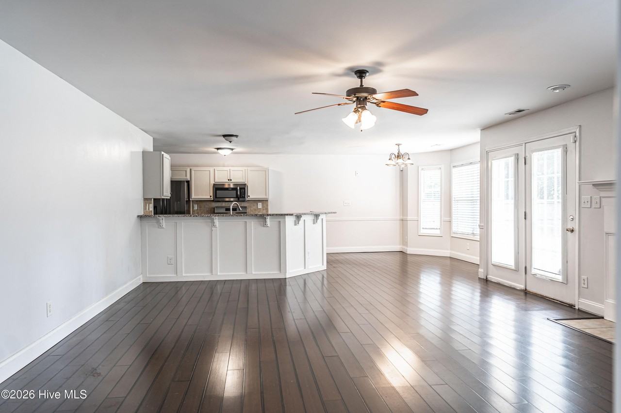 112 Holly Oak Cir - Photo 7 of 35