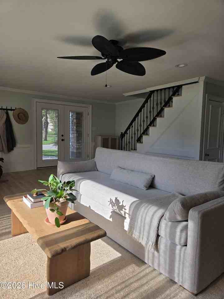 612 River Rd - Photo 2 of 20