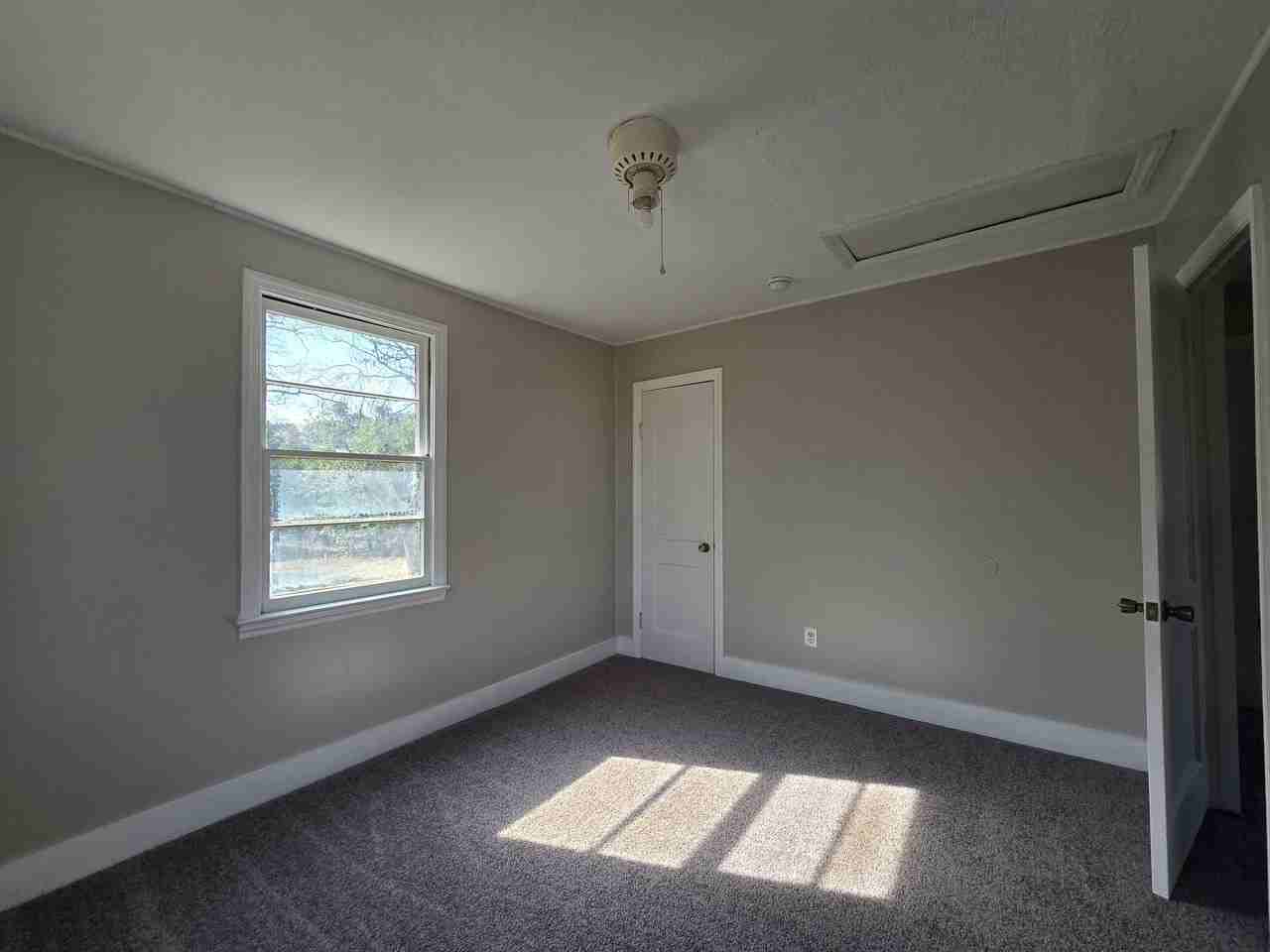 1520 Koger St - Photo 7 of 11