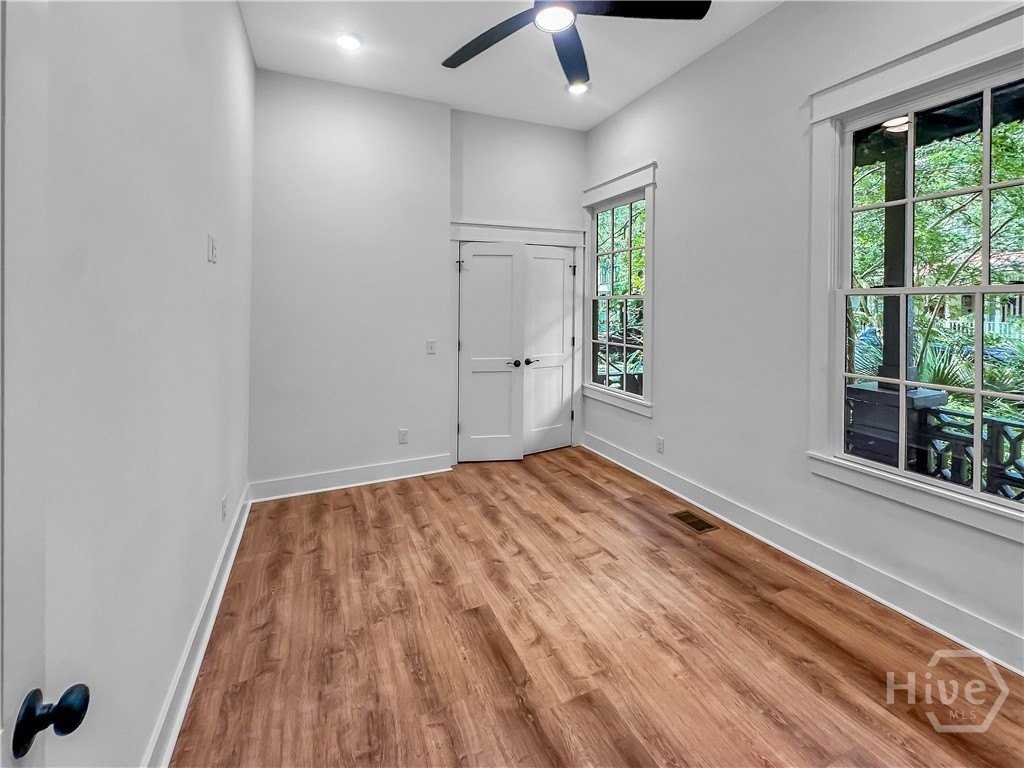 220 W Duffy St #C - Photo 7 of 18